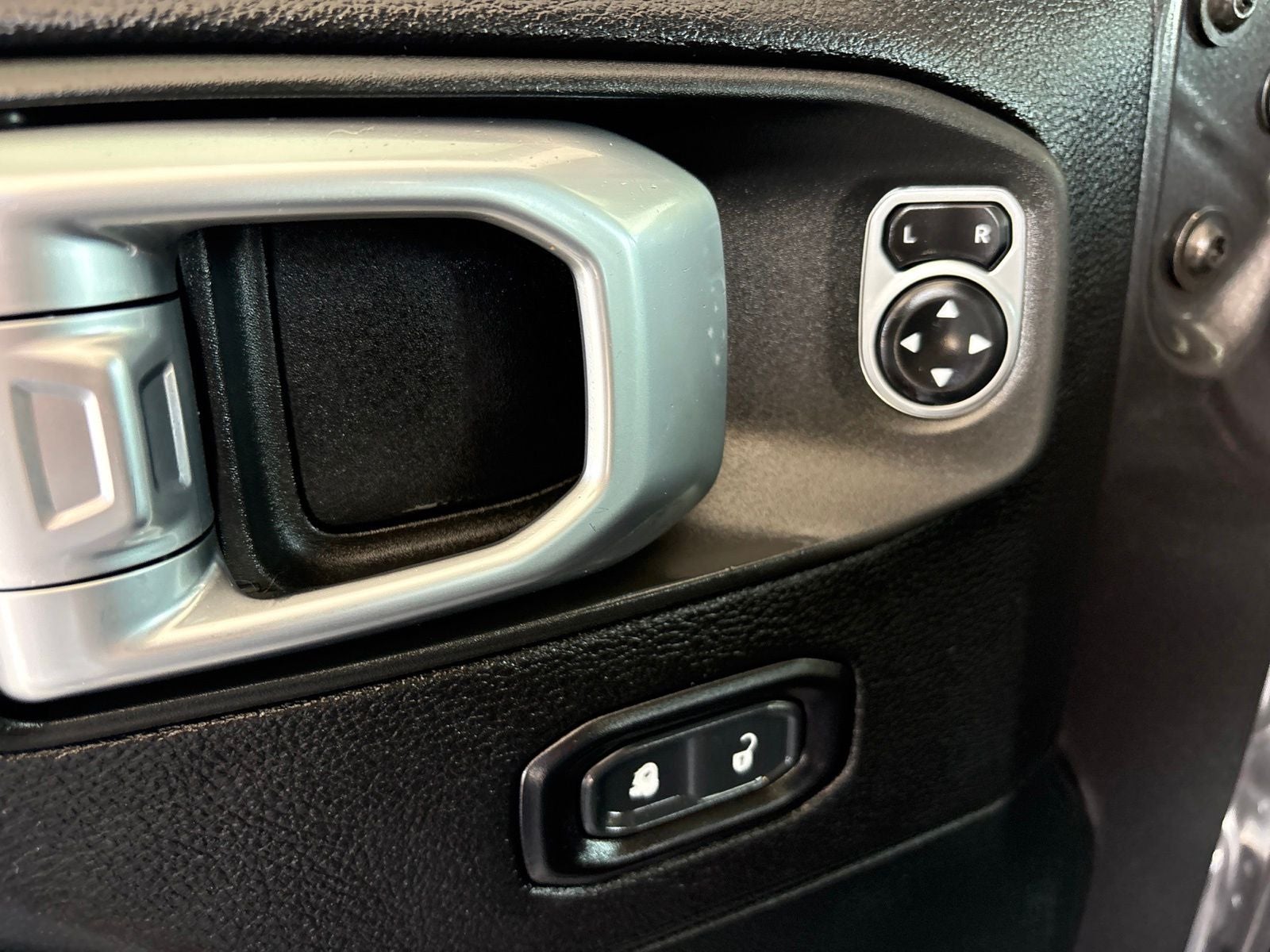 2020 Jeep Wrangler Unlimited Sahara 4x4