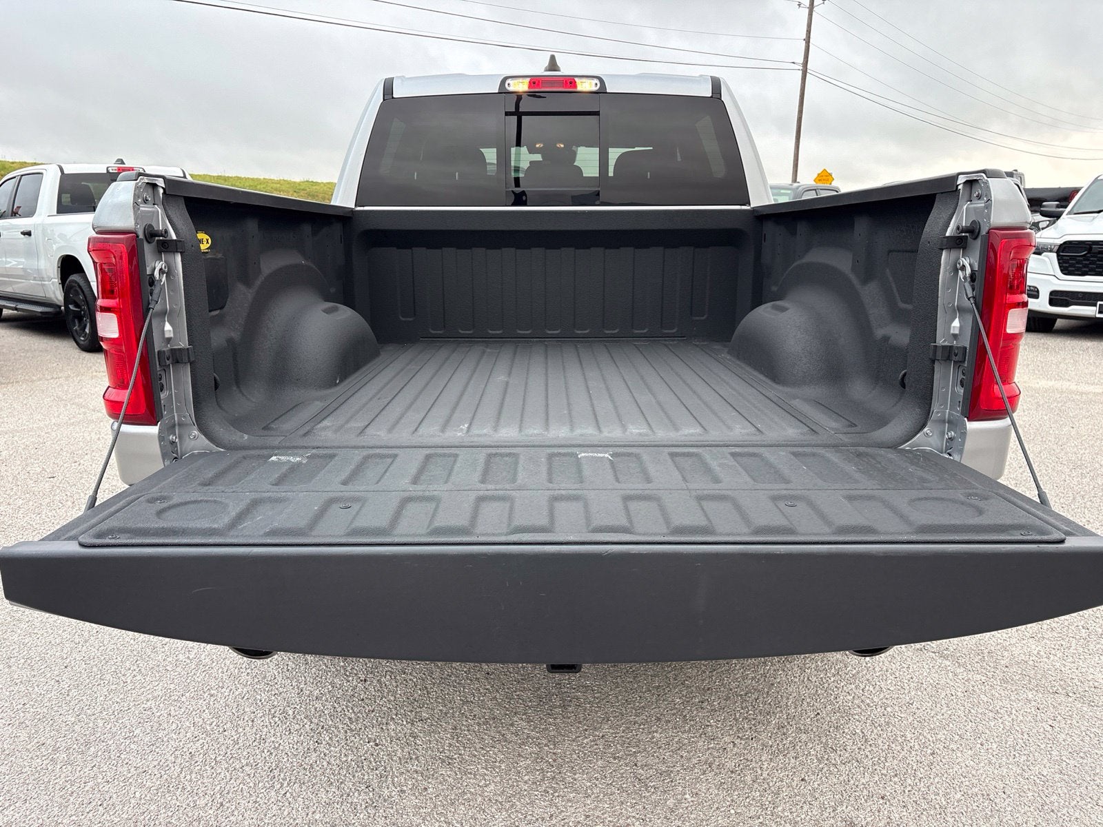 2025 RAM Ram 1500 Lone Star Crew Cab 4x2 5'7' Box