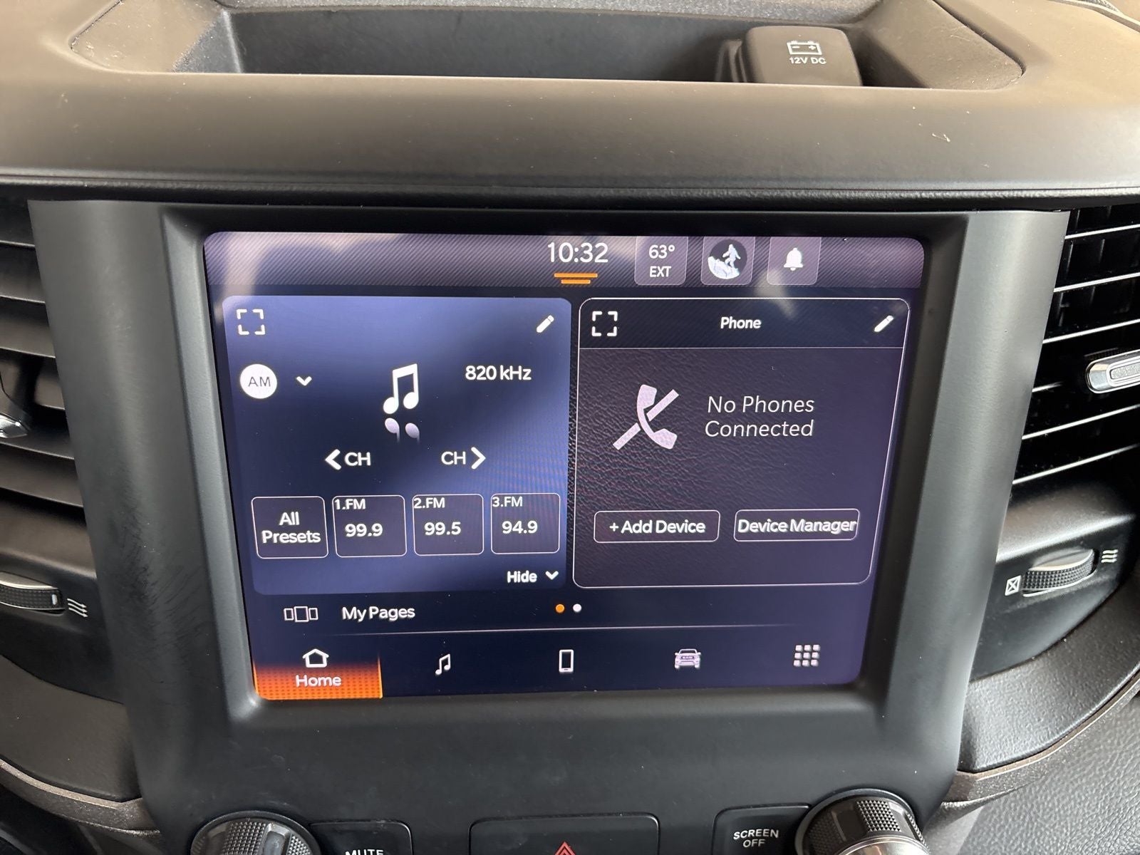 2022 RAM Ram 1500 Tradesman Crew Cab 4x2 6'4' Box