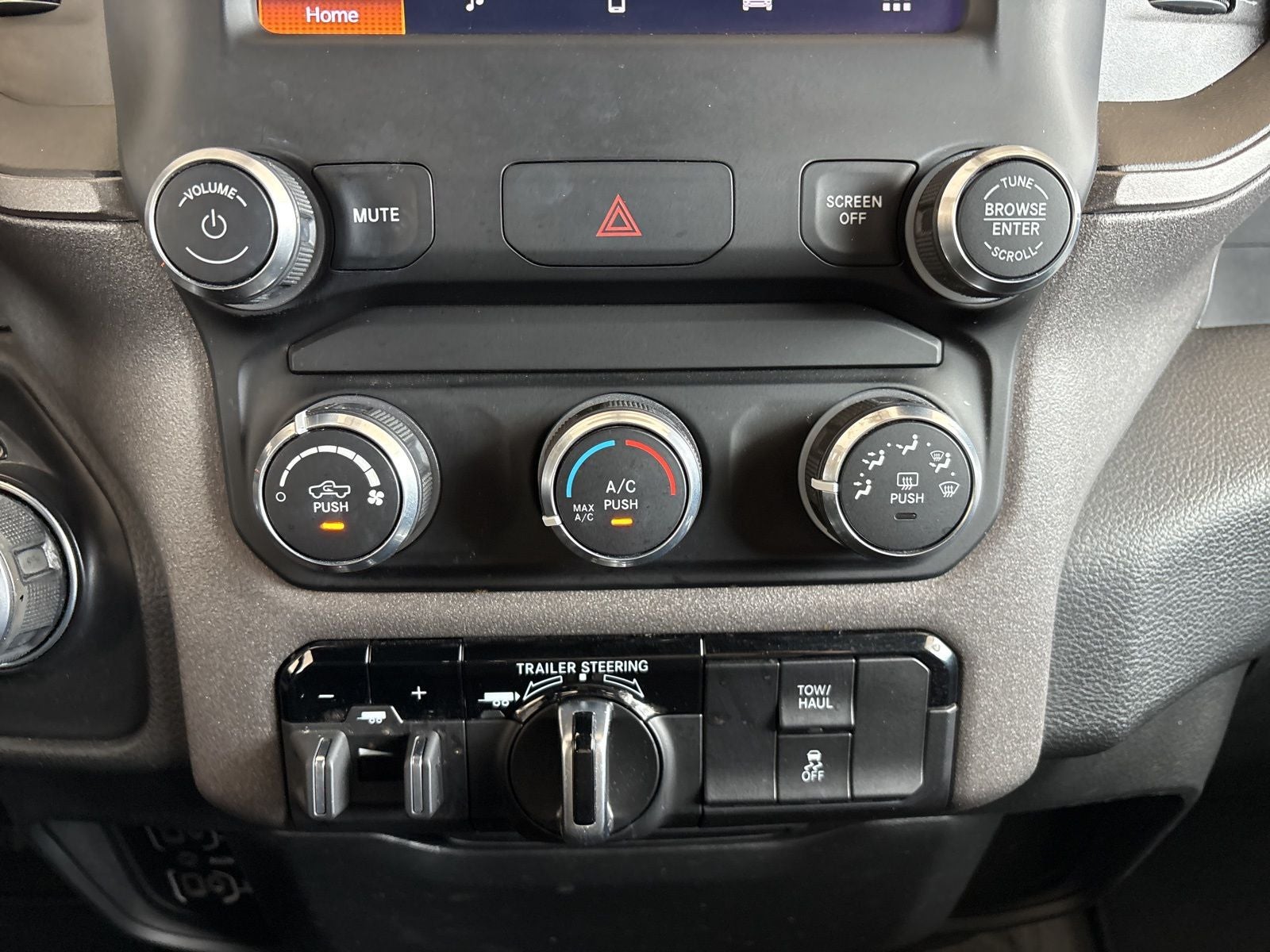 2022 RAM Ram 1500 Tradesman Crew Cab 4x2 6'4' Box