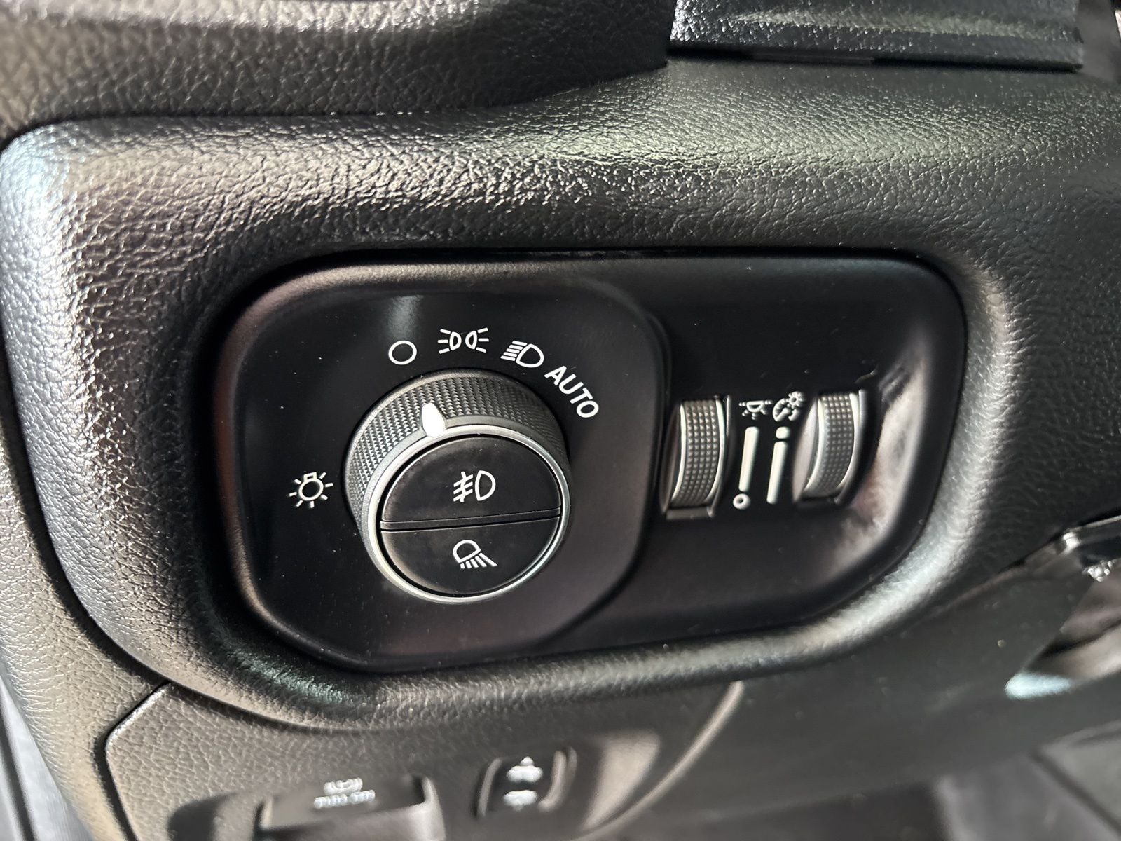 2022 RAM Ram 1500 Laramie Crew Cab 4x4 5'7' Box