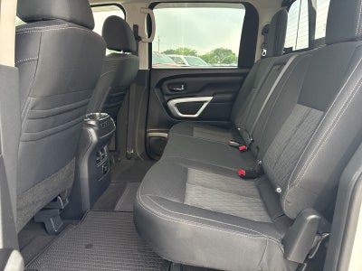 2018 Nissan TITAN SV