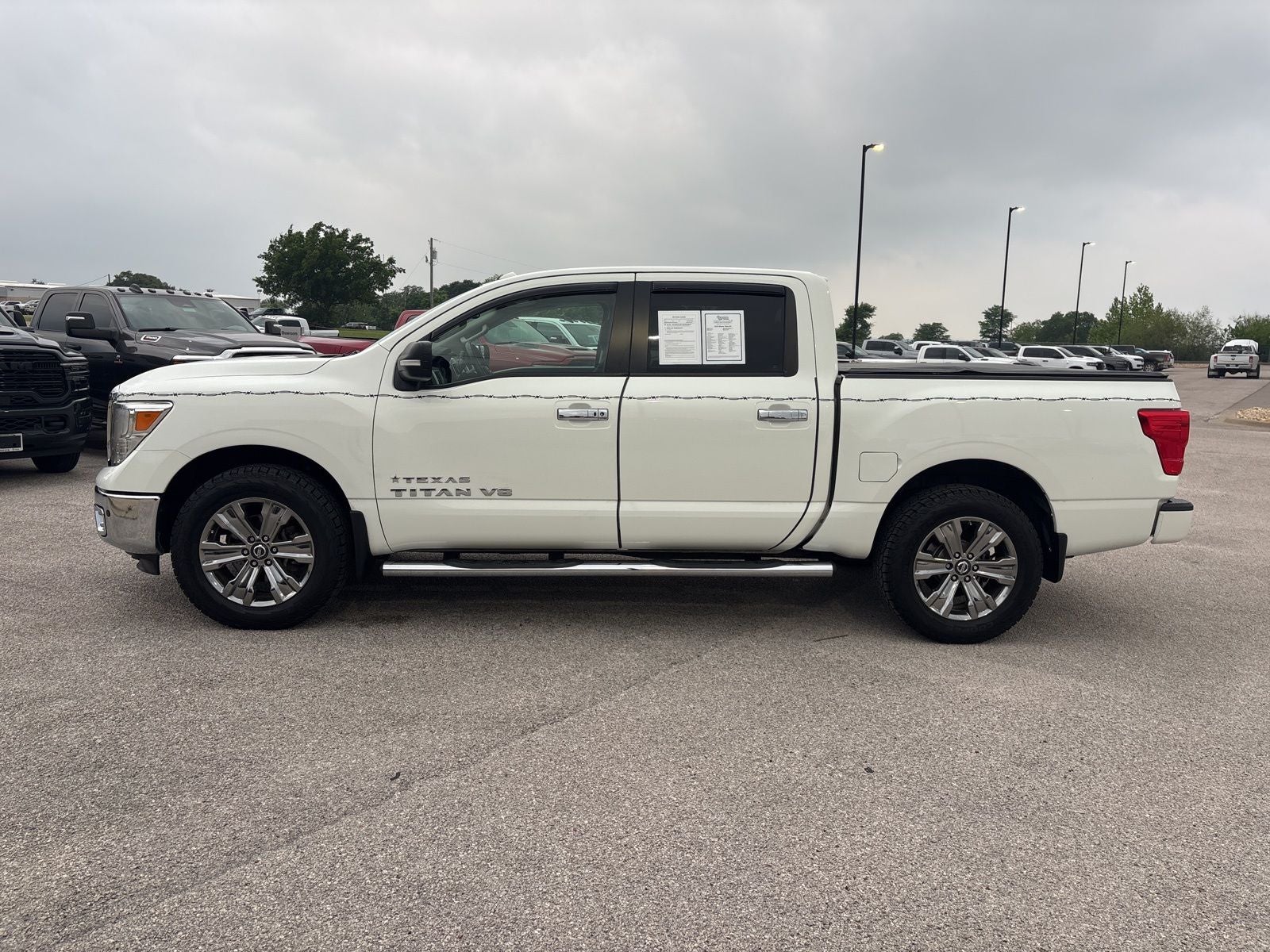 2018 Nissan TITAN SV