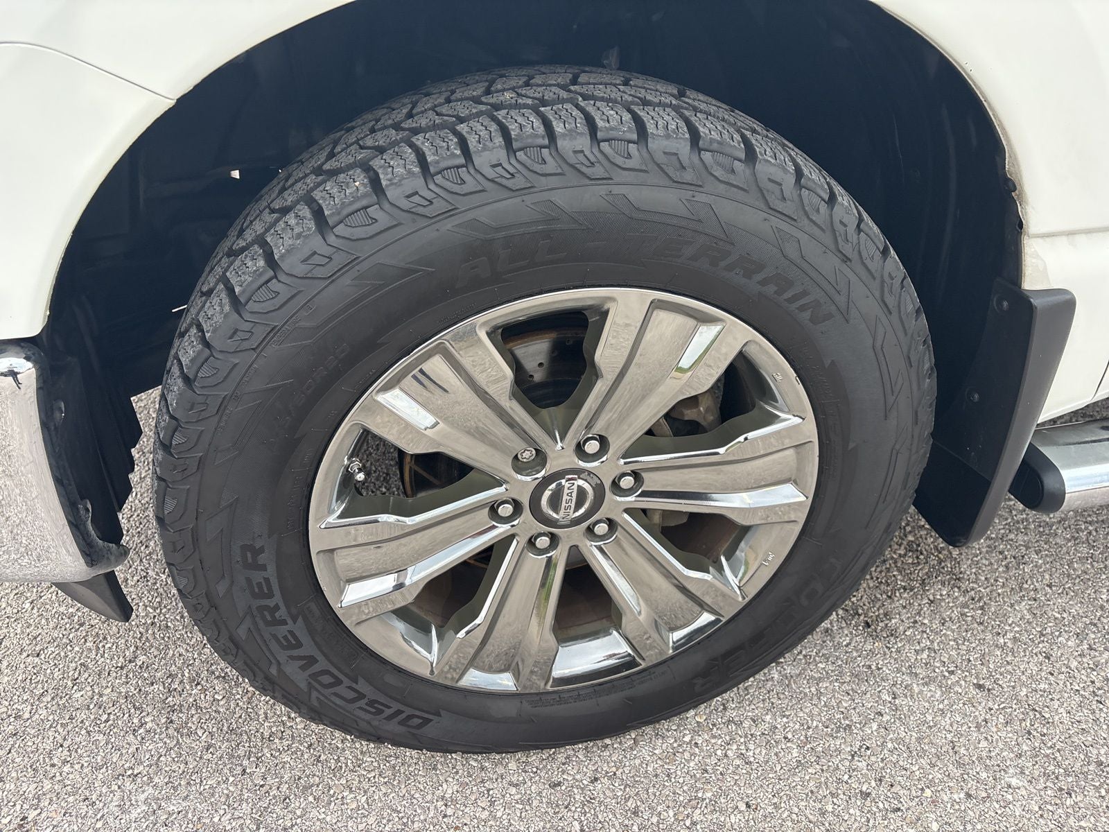 2018 Nissan TITAN SV