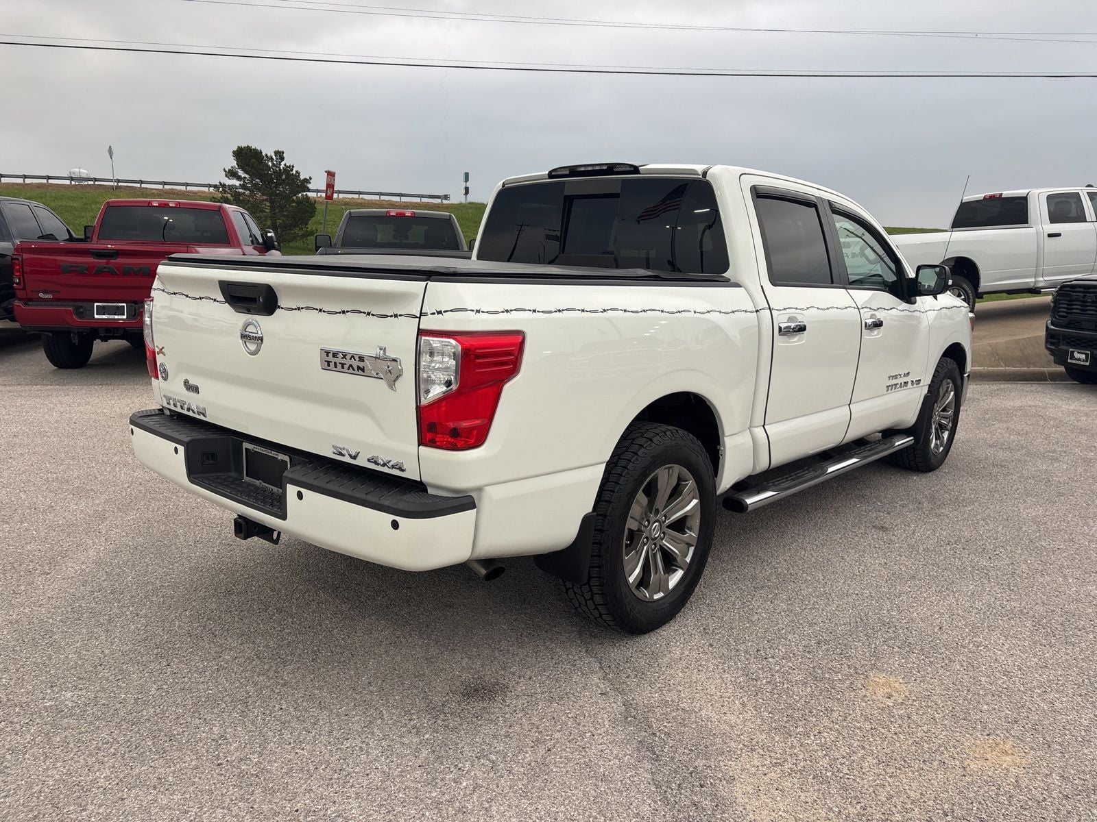 2018 Nissan TITAN SV
