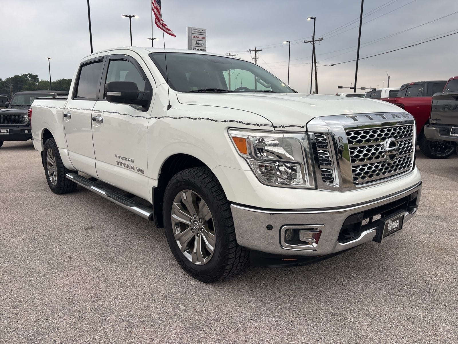 2018 Nissan TITAN SV