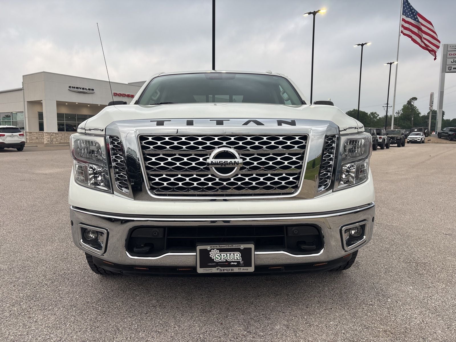 2018 Nissan TITAN SV