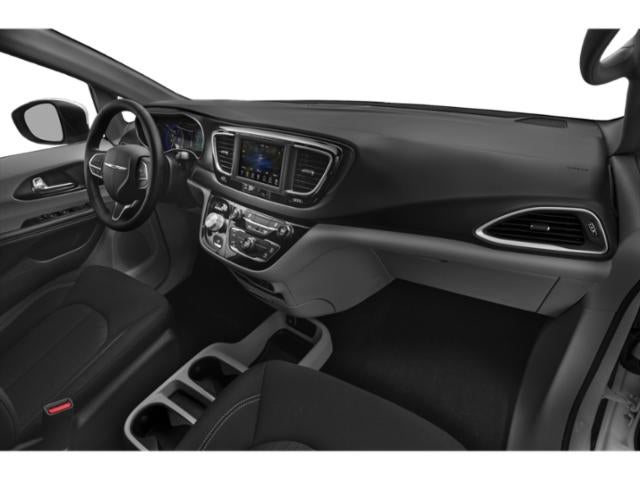 2020 Chrysler Voyager LX