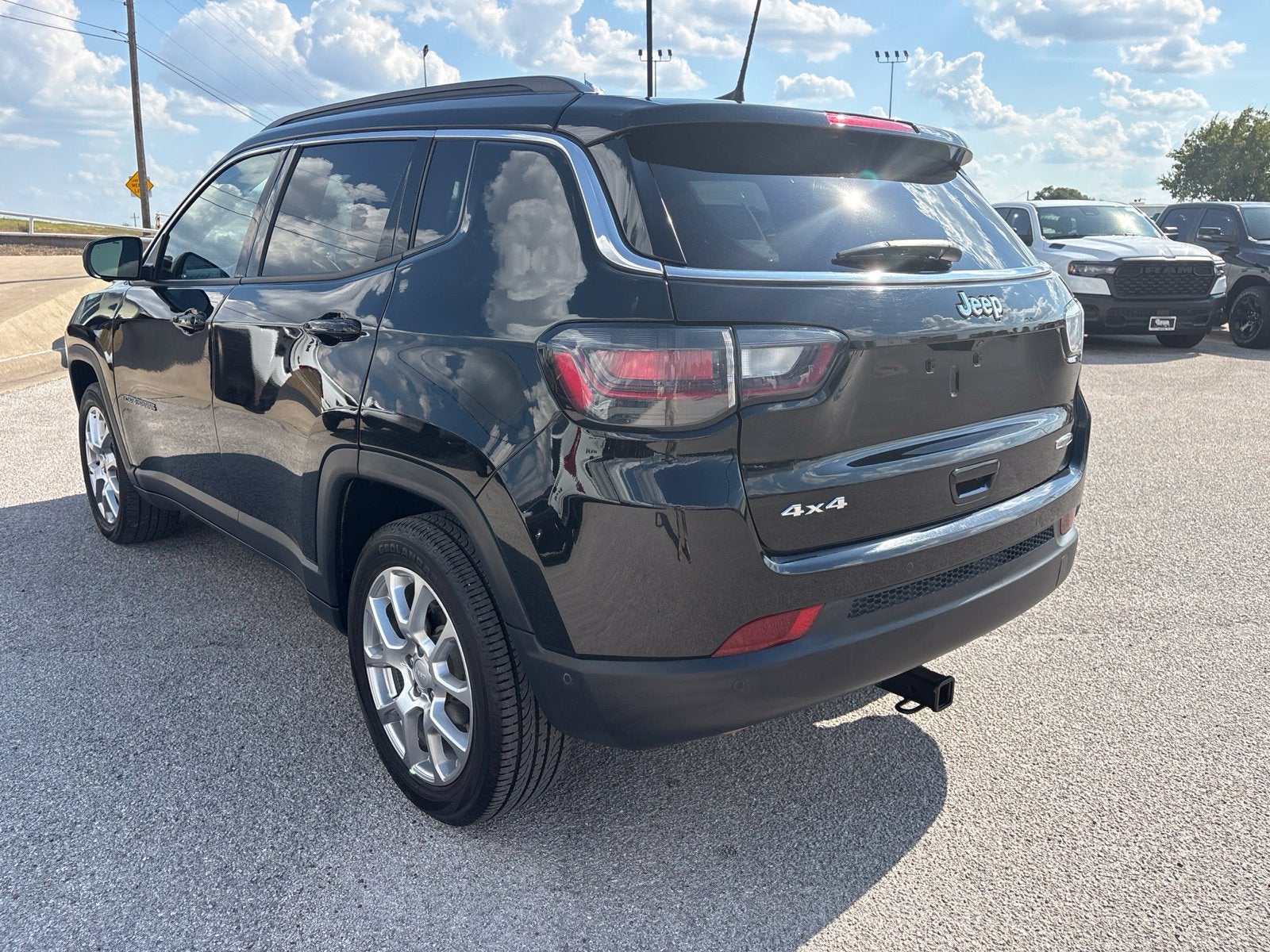 2024 Jeep Compass Latitude Lux FWD