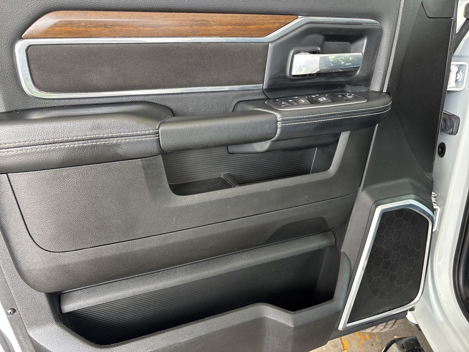 2022 RAM Ram 3500 Laramie Crew Cab 4x4 8' Box