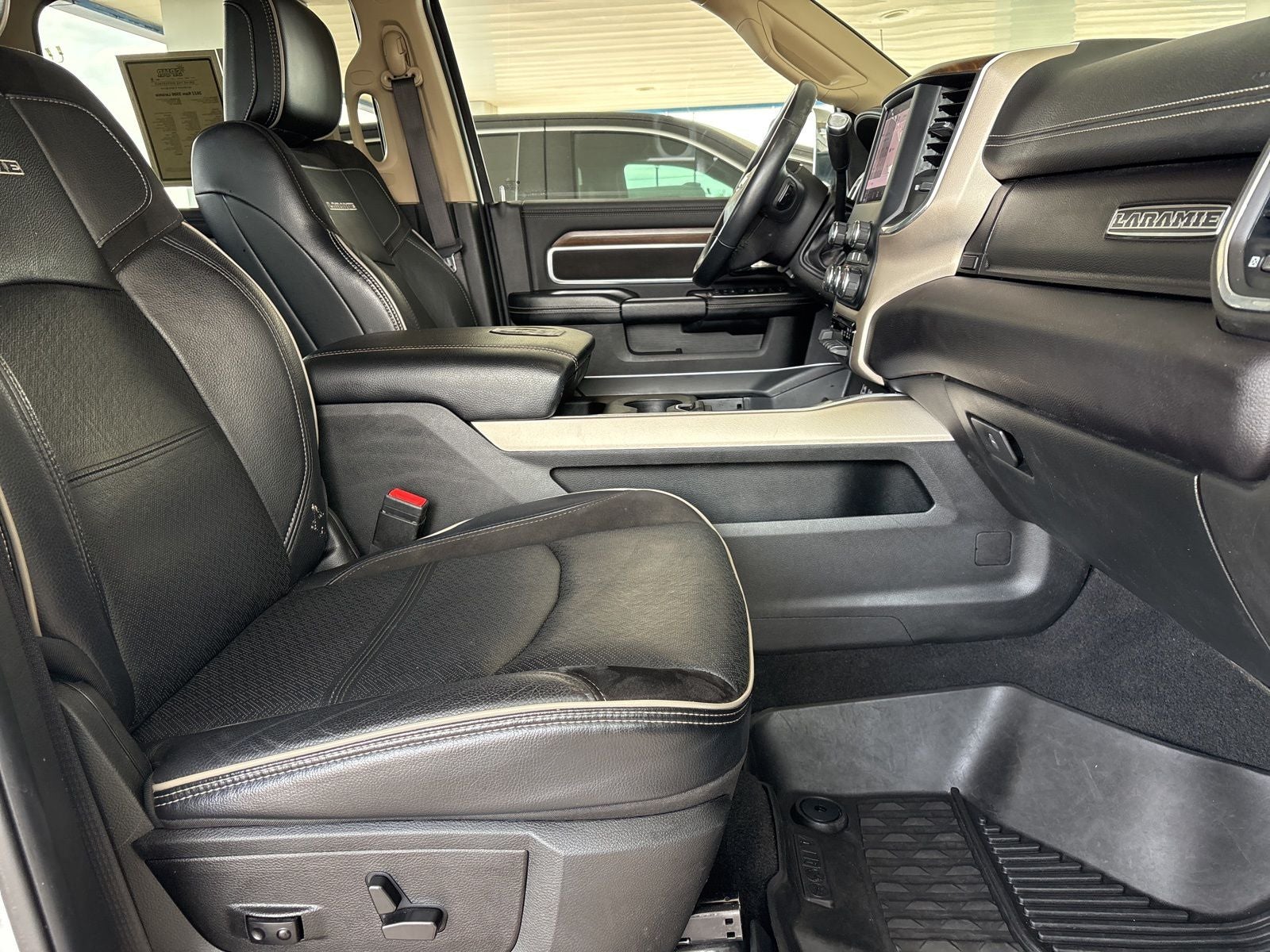 2022 RAM Ram 3500 Laramie Crew Cab 4x4 8' Box