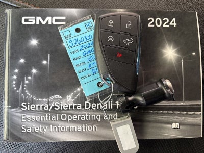 2024 GMC Sierra 1500 4WD Crew Cab Short Box AT4