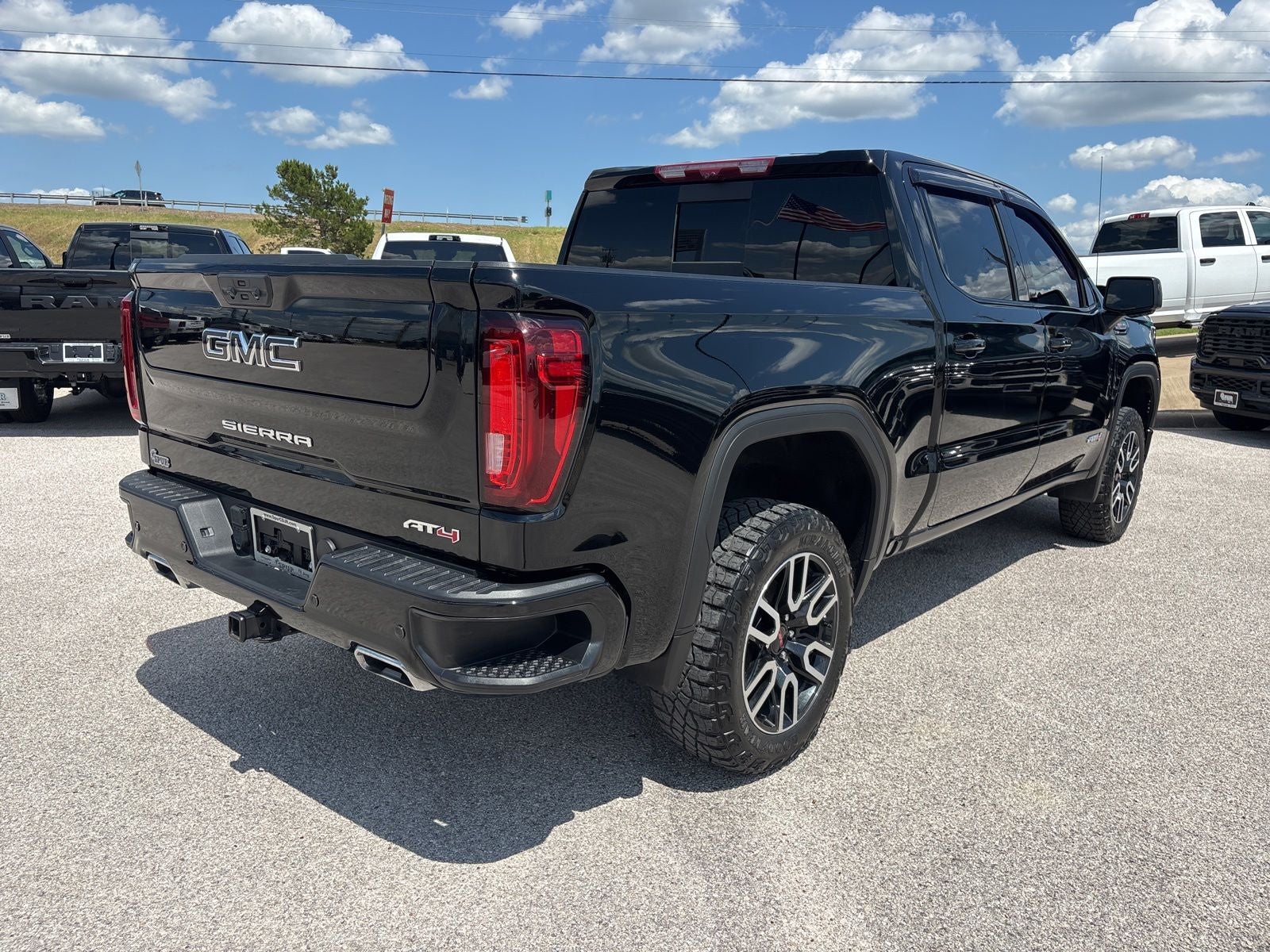 2024 GMC Sierra 1500 4WD Crew Cab Short Box AT4