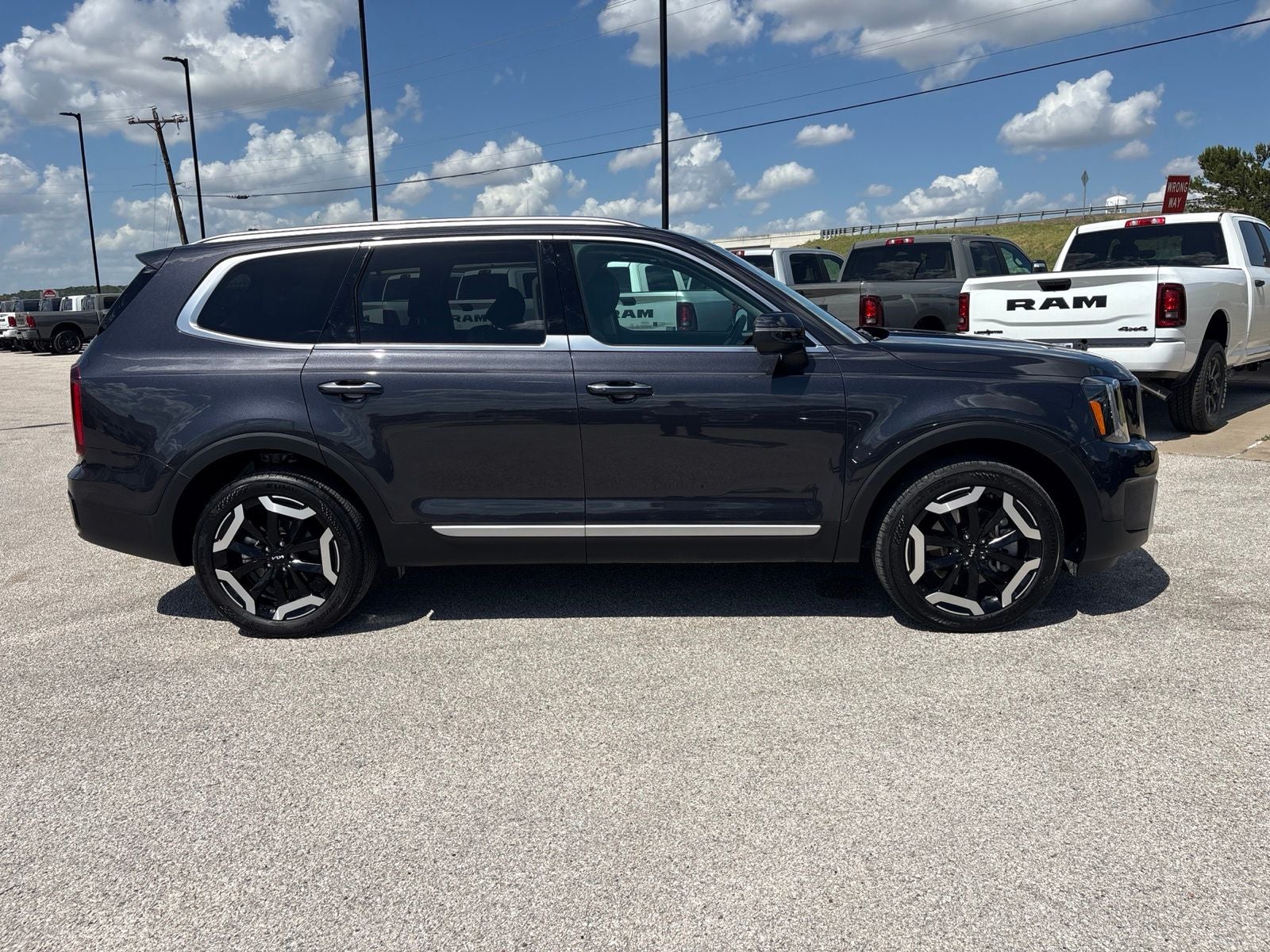 2025 Kia Telluride S