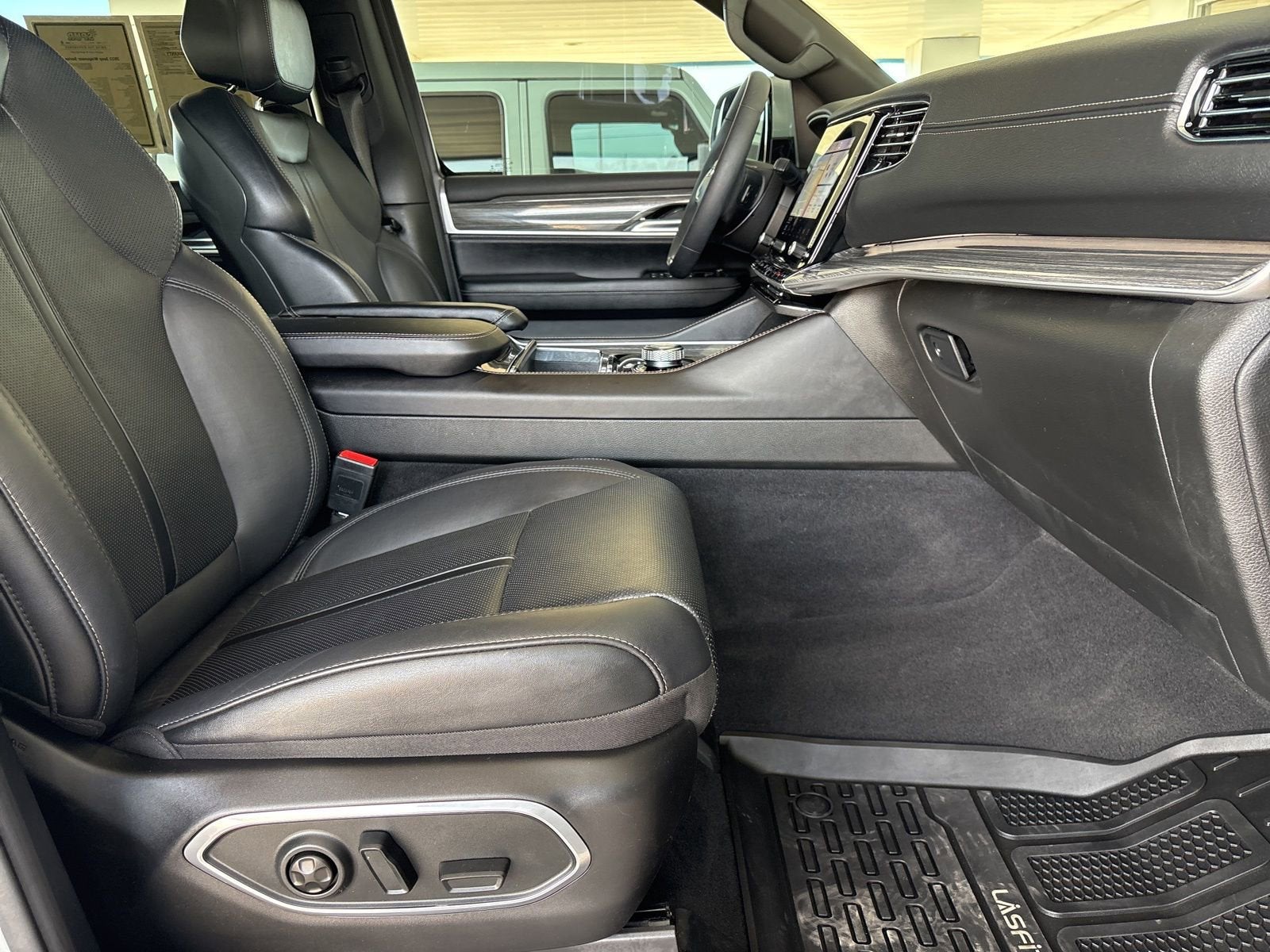 2022 Jeep Wagoneer Series II