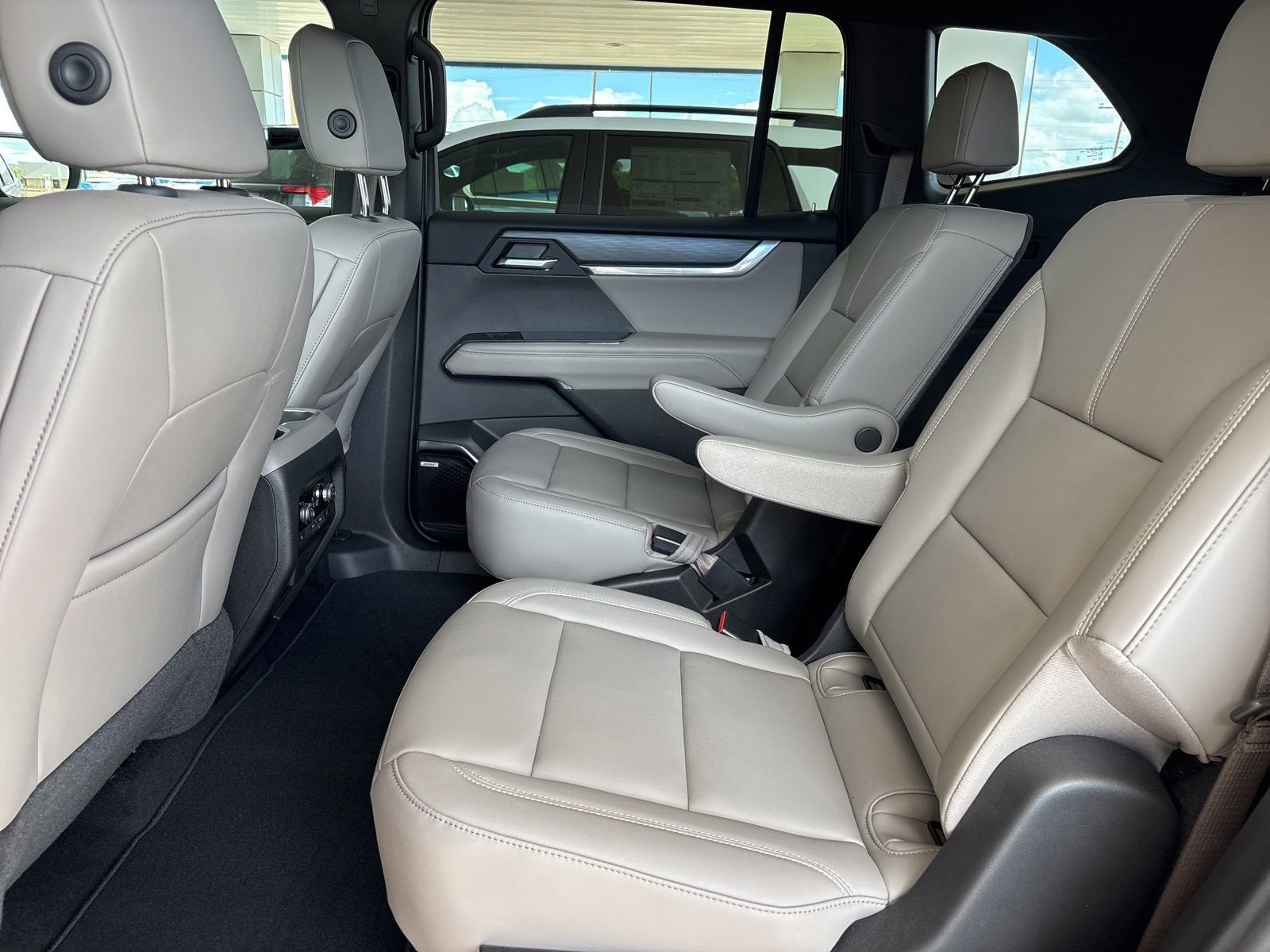 2026 GMC Acadia Elevation - Photo 15