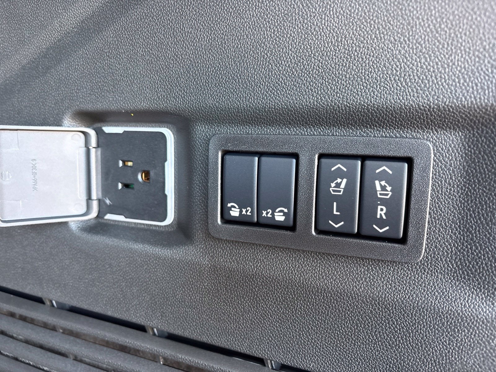 2027 GMC Yukon AT4