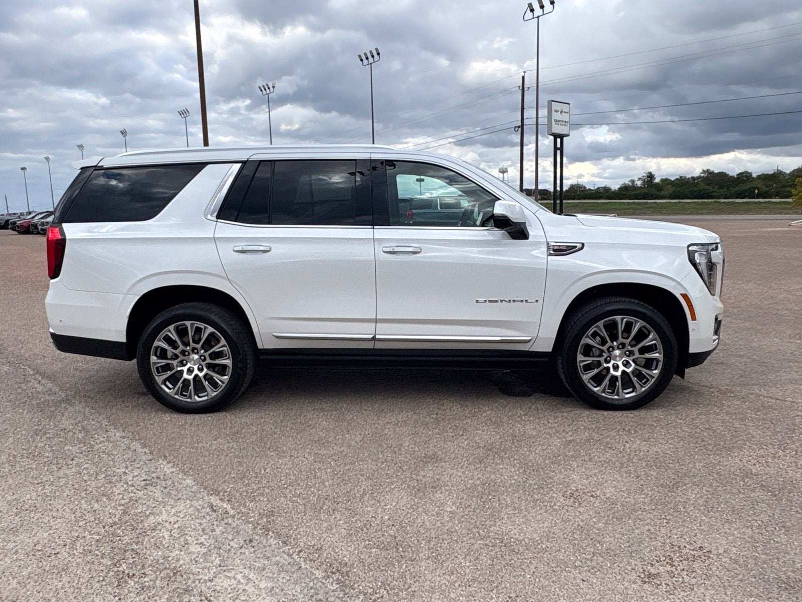 2025 GMC Yukon Denali