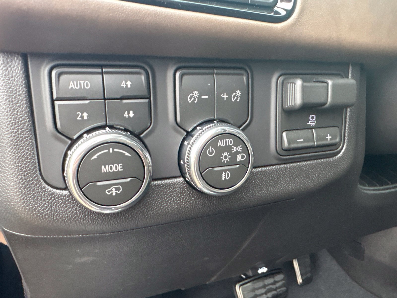 2027 GMC Yukon Denali Ultimate