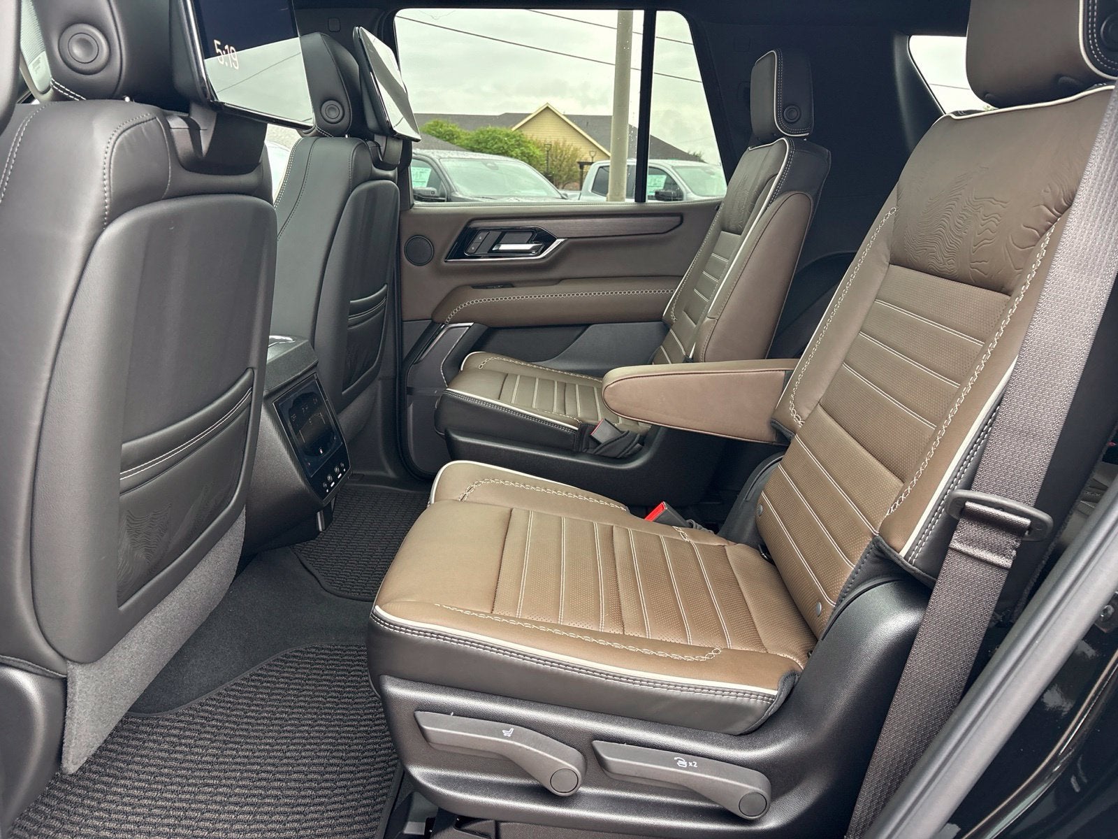 2027 GMC Yukon Denali Ultimate