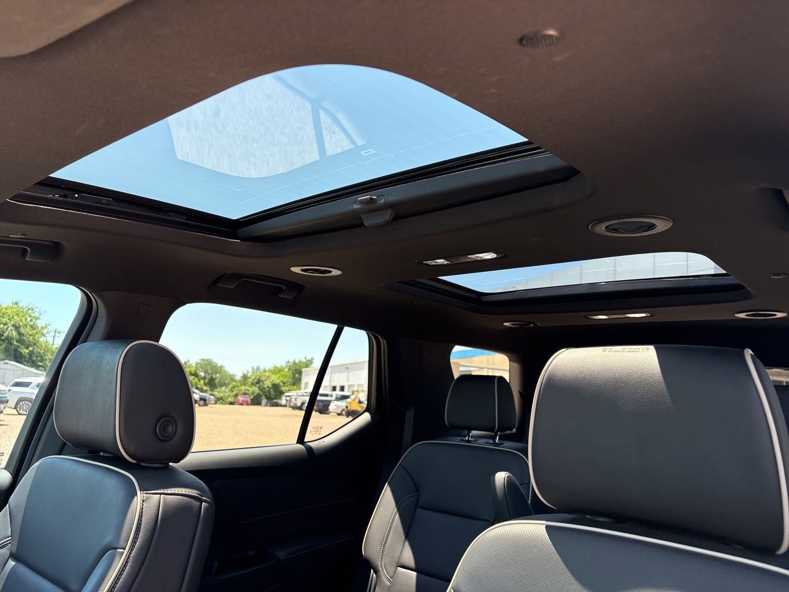 2023 Chevrolet Traverse Premier - Photo 10
