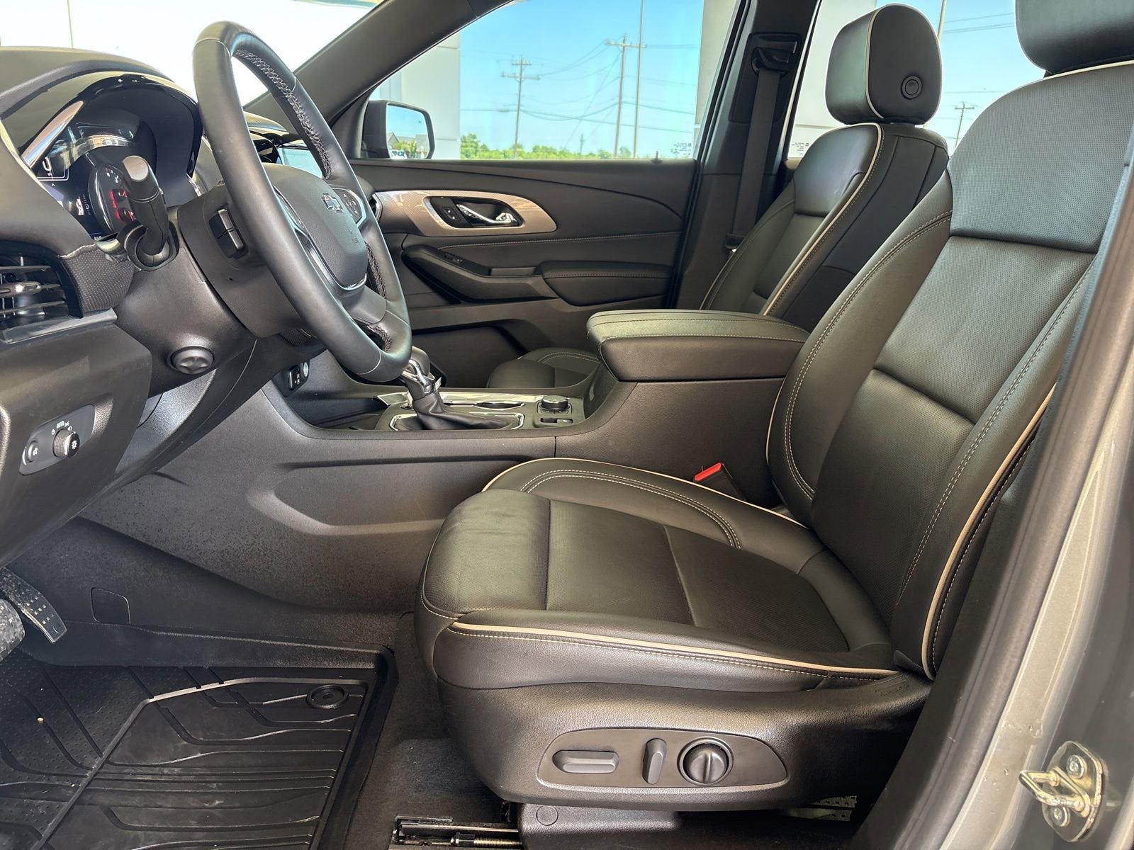 2023 Chevrolet Traverse Premier - Photo 17