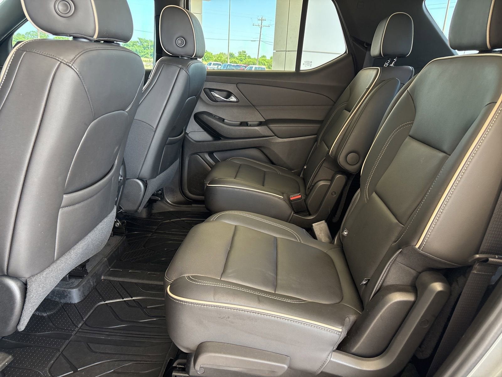 2023 Chevrolet Traverse Premier - Photo 19