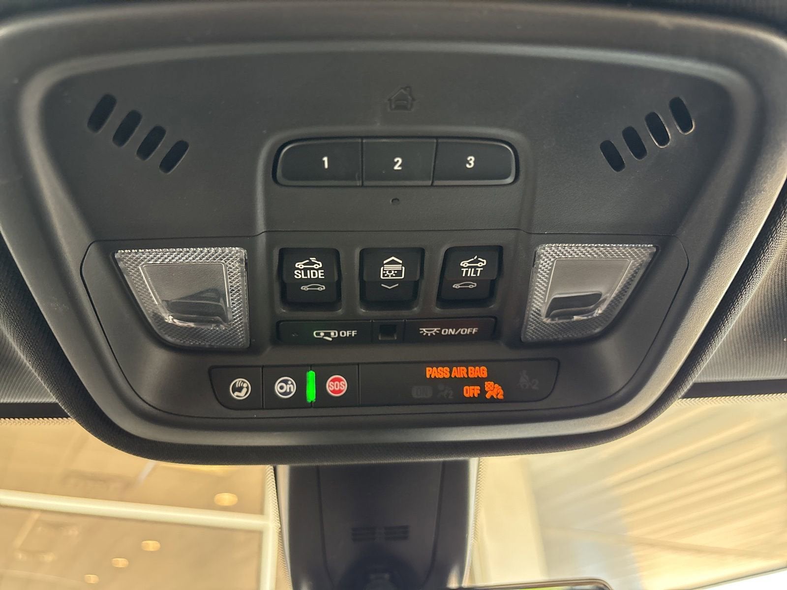 2023 Chevrolet Traverse Premier - Photo 26