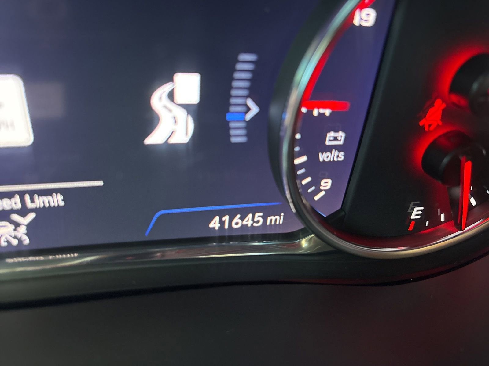 2023 Chevrolet Traverse Premier - Photo 35