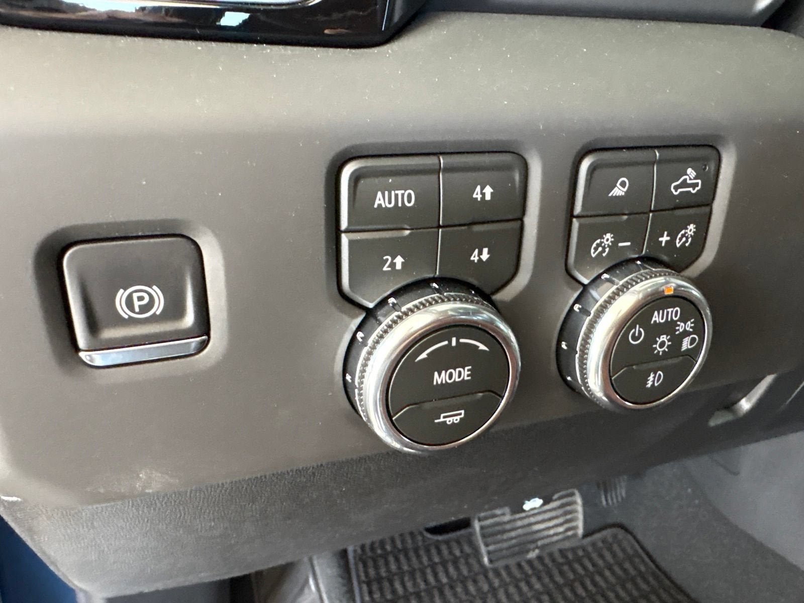 2026 GMC Sierra 2500HD Denali Ultimate - Photo 16
