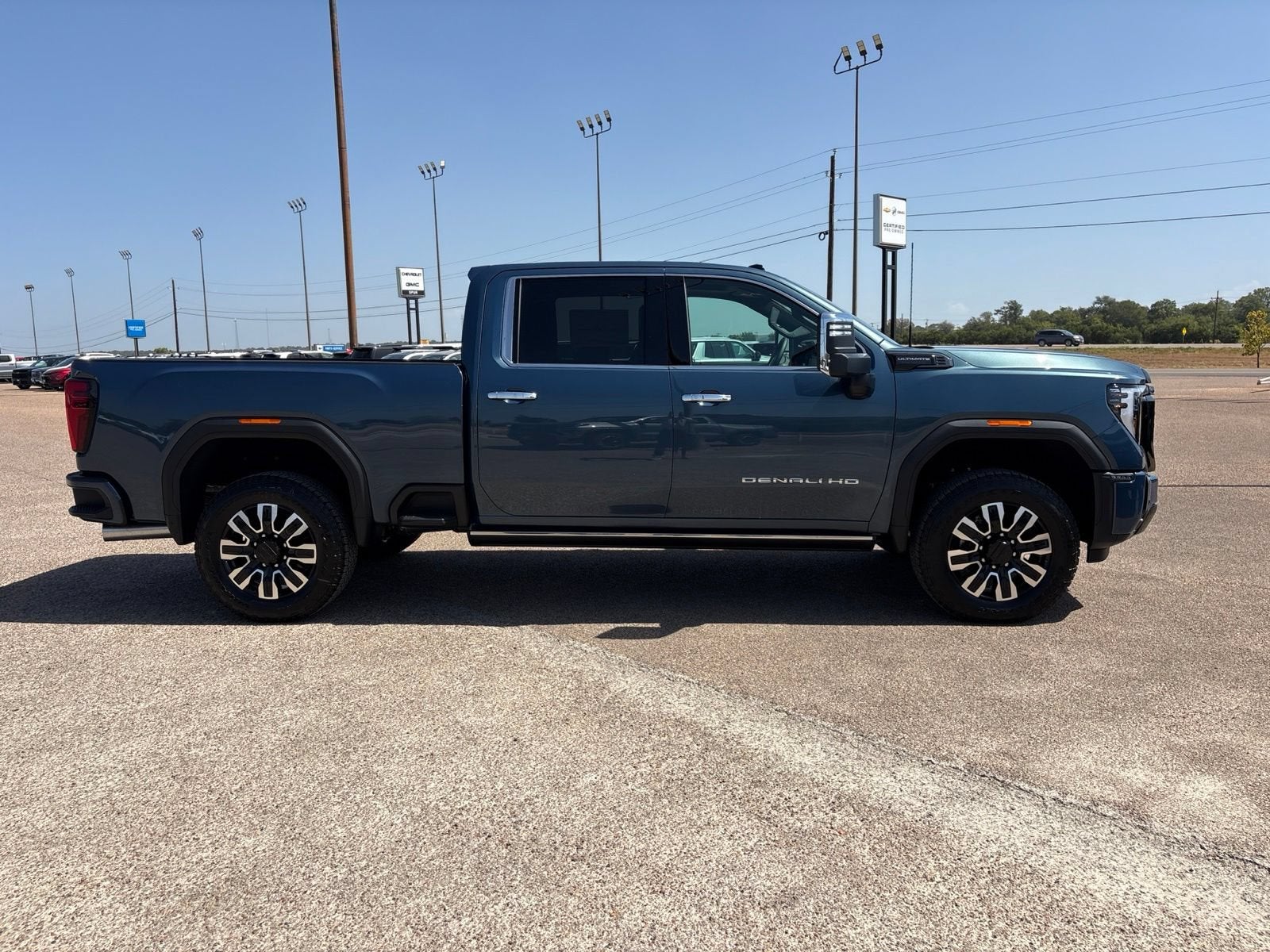 2026 GMC Sierra 2500HD Denali Ultimate - Photo 7