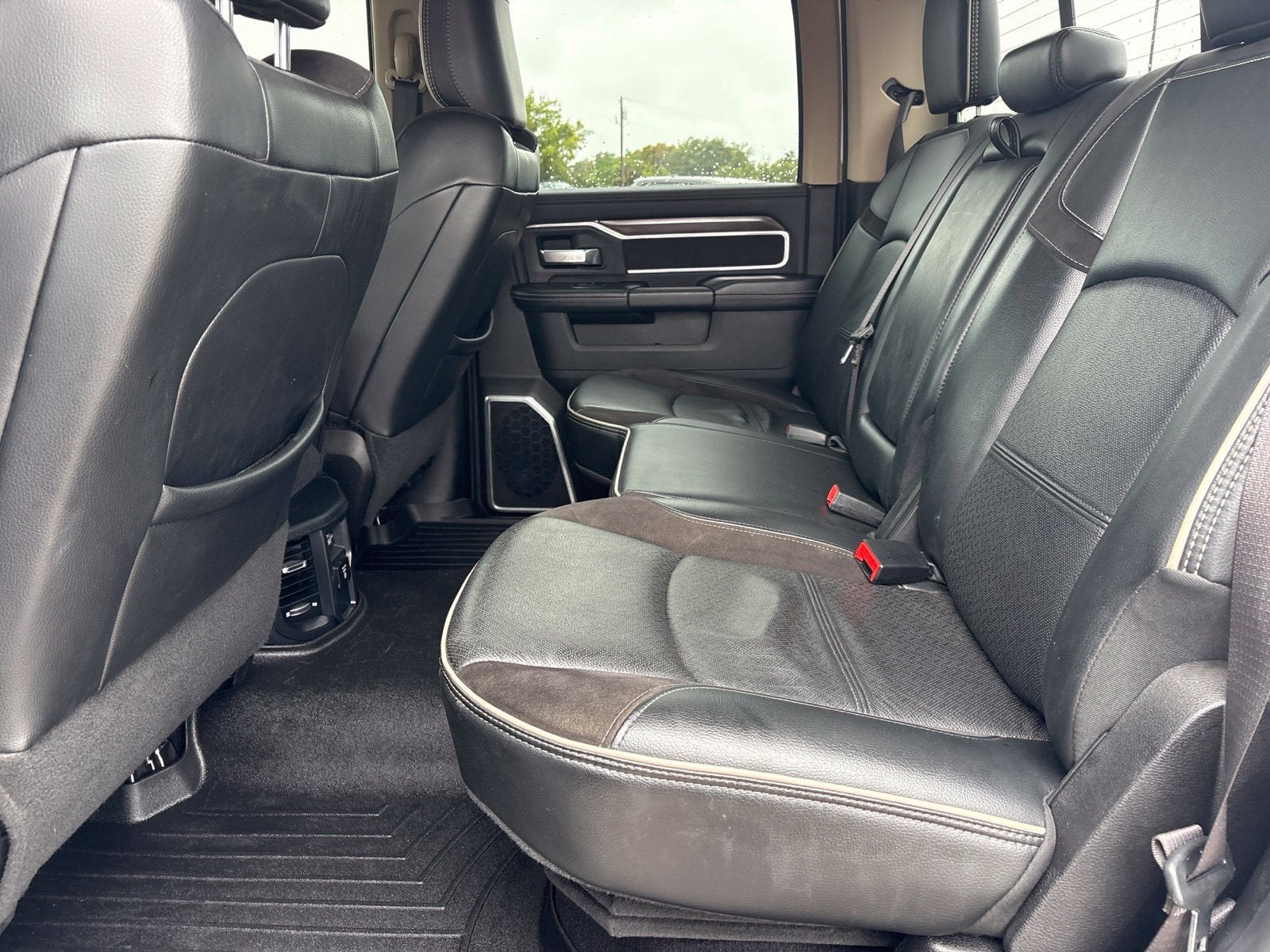 2022 RAM 2500 Laramie Crew Cab 4x4 6'4" Box