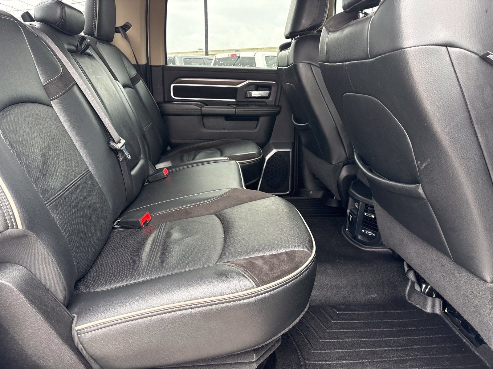 2022 RAM 2500 Laramie Crew Cab 4x4 6'4" Box