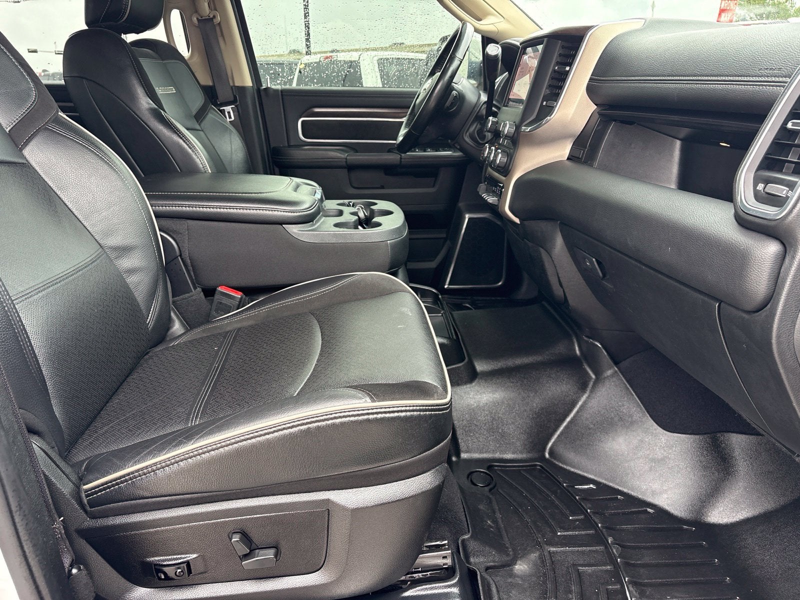2022 RAM 2500 Laramie Crew Cab 4x4 6'4" Box